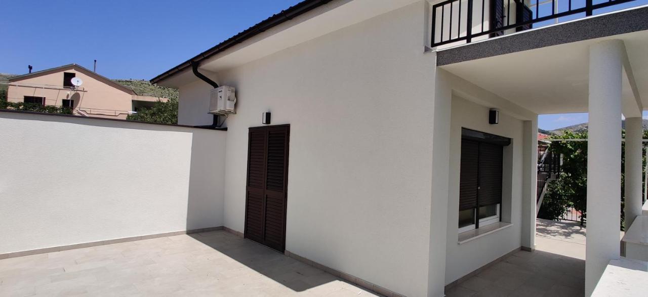 Apartmani Grebaštica エクステリア 写真