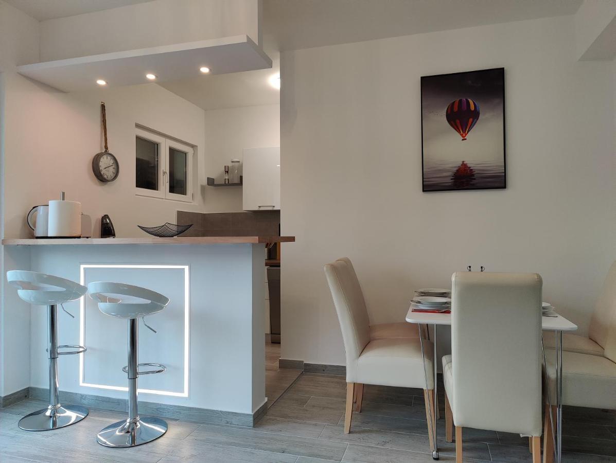 Apartmani Grebaštica エクステリア 写真