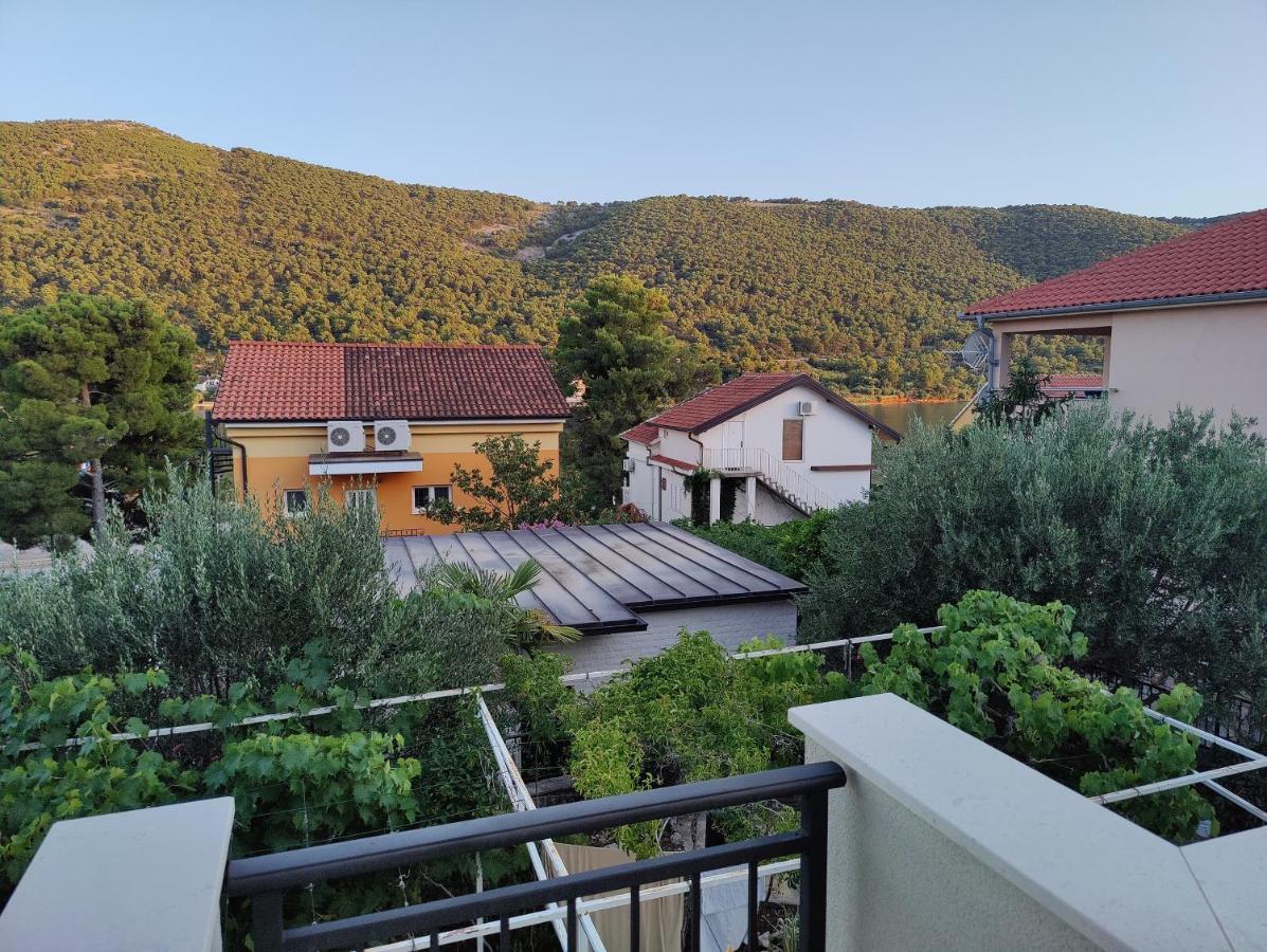 Apartmani Grebaštica エクステリア 写真