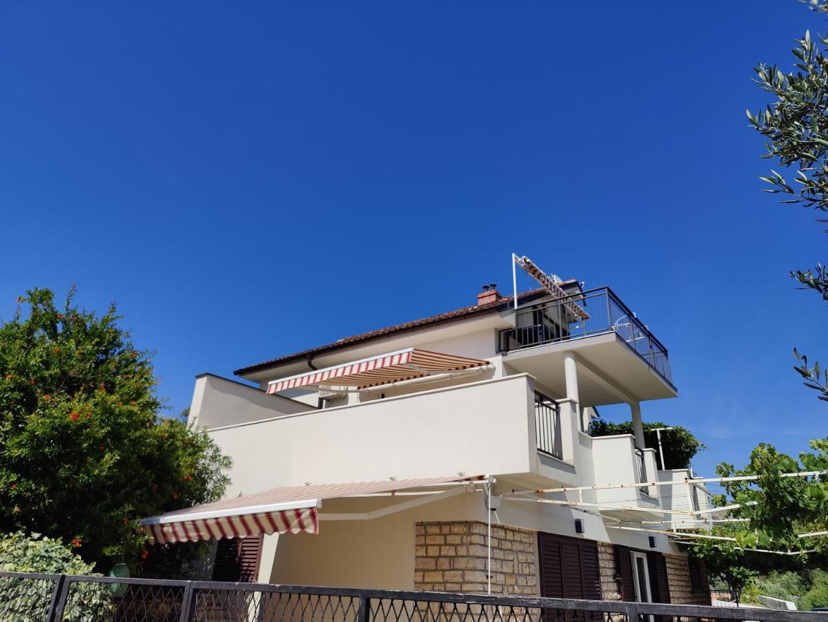 Apartmani Grebaštica エクステリア 写真